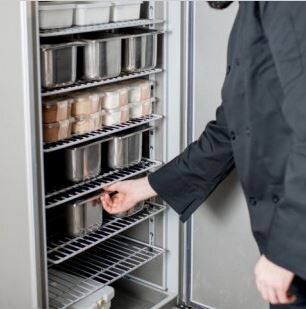 Холодильный шкаф - 2040 л KSG2082